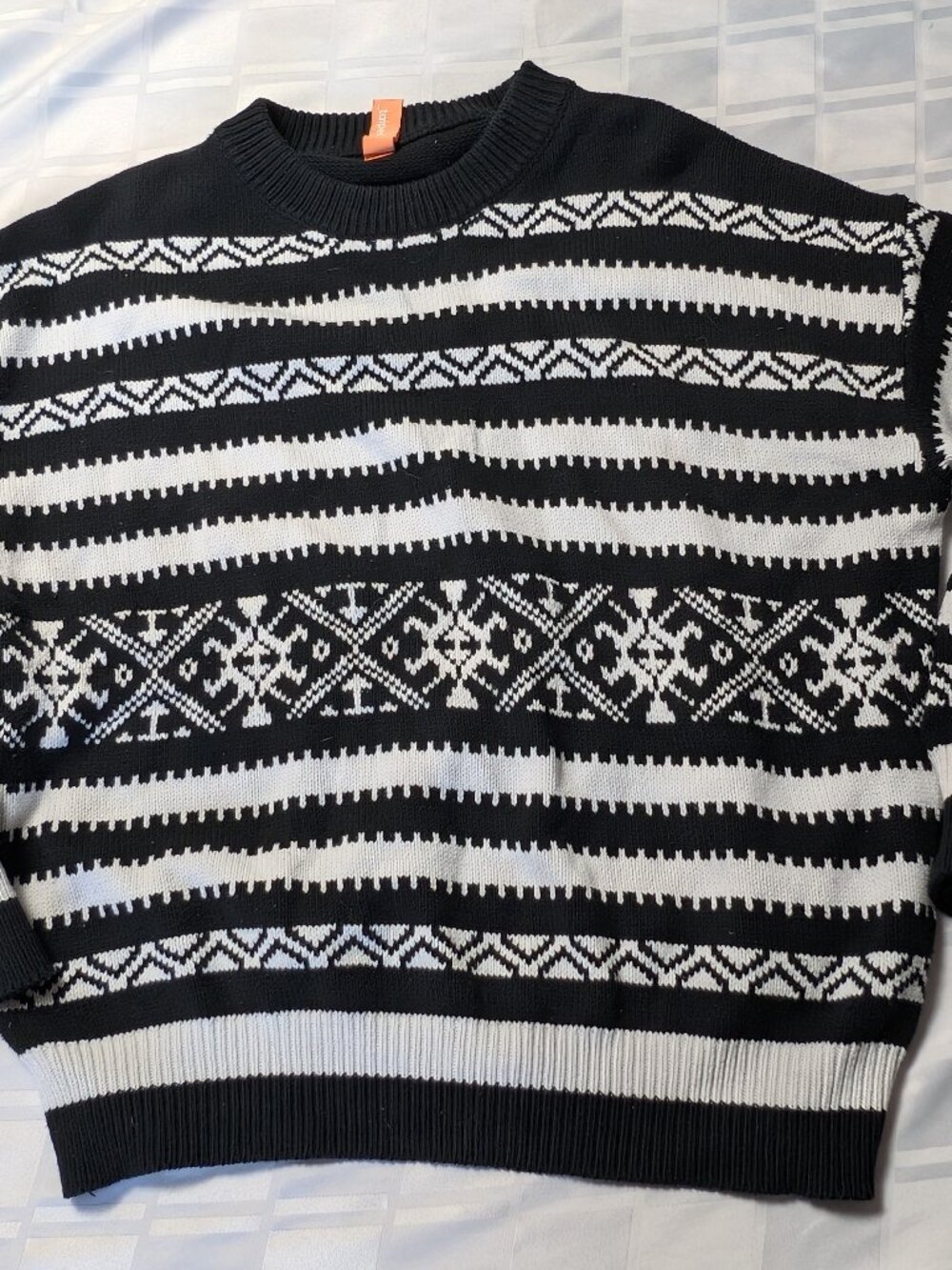 WOMEN'S BLACK AND WHITE SWEATER WARM PULLOVER WEAR TAIPEI SO THE GLOBAL MARKET
